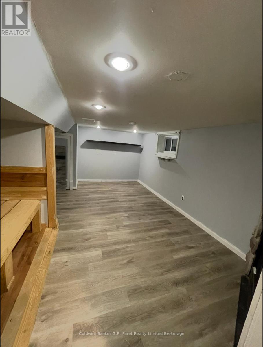 Photo 13 of 14 for 15 Wawa Street