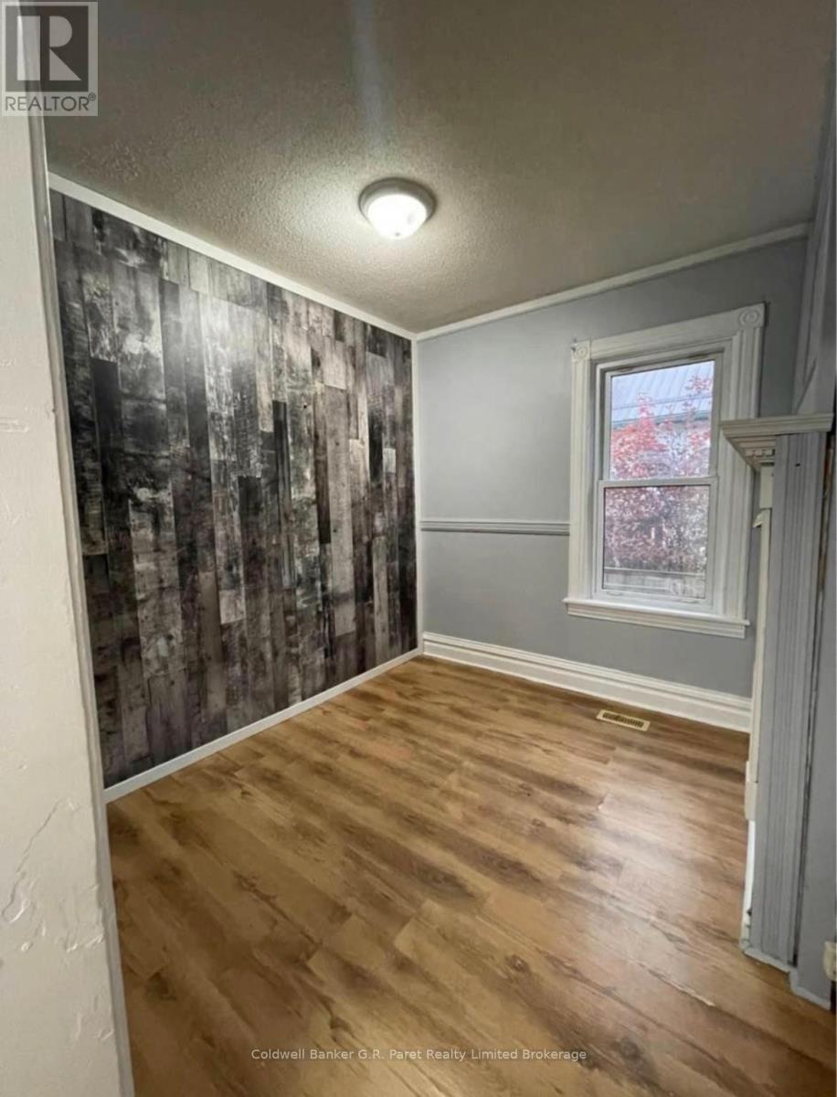 Photo 4 of 14 for 15 Wawa Street