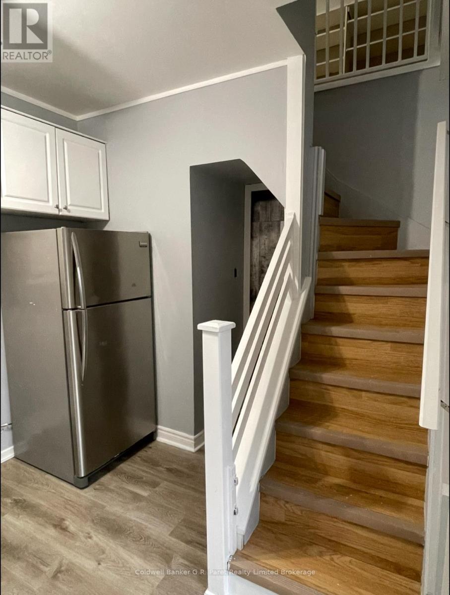 15 Wawa Street, St. Thomas, Ontario  N5R 3W8 - Photo 12 - X12442197