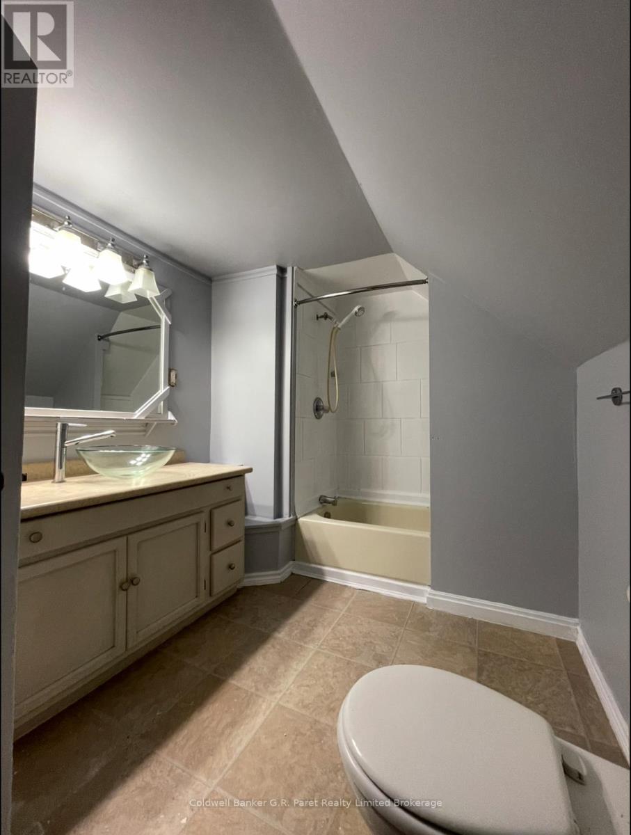 15 Wawa Street, St. Thomas, Ontario  N5R 3W8 - Photo 11 - X12442197