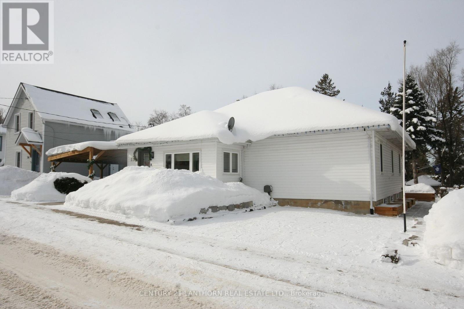 2 - 32 ONTARIO STREET, prince edward county (picton ward), Ontario