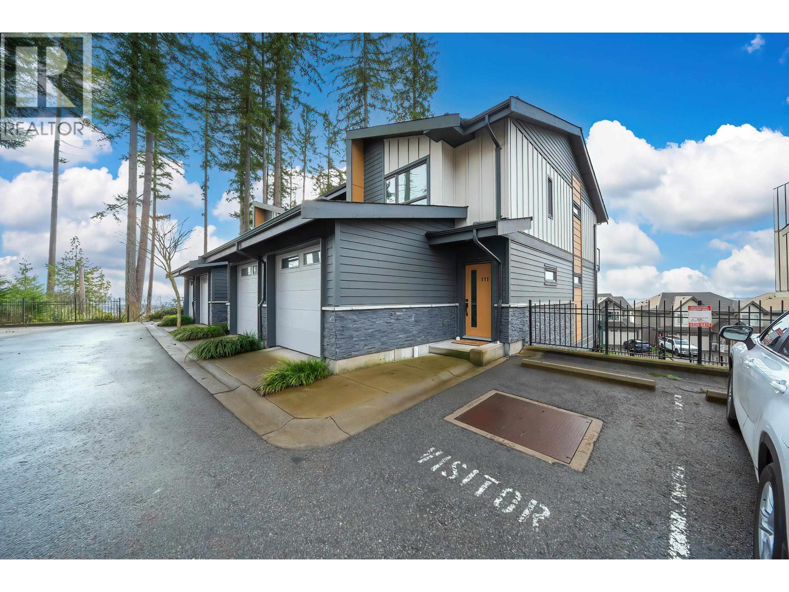 111 3525 Chandler Street, Coquitlam, British Columbia  V3E 0L9 - Photo 1 - R3088055