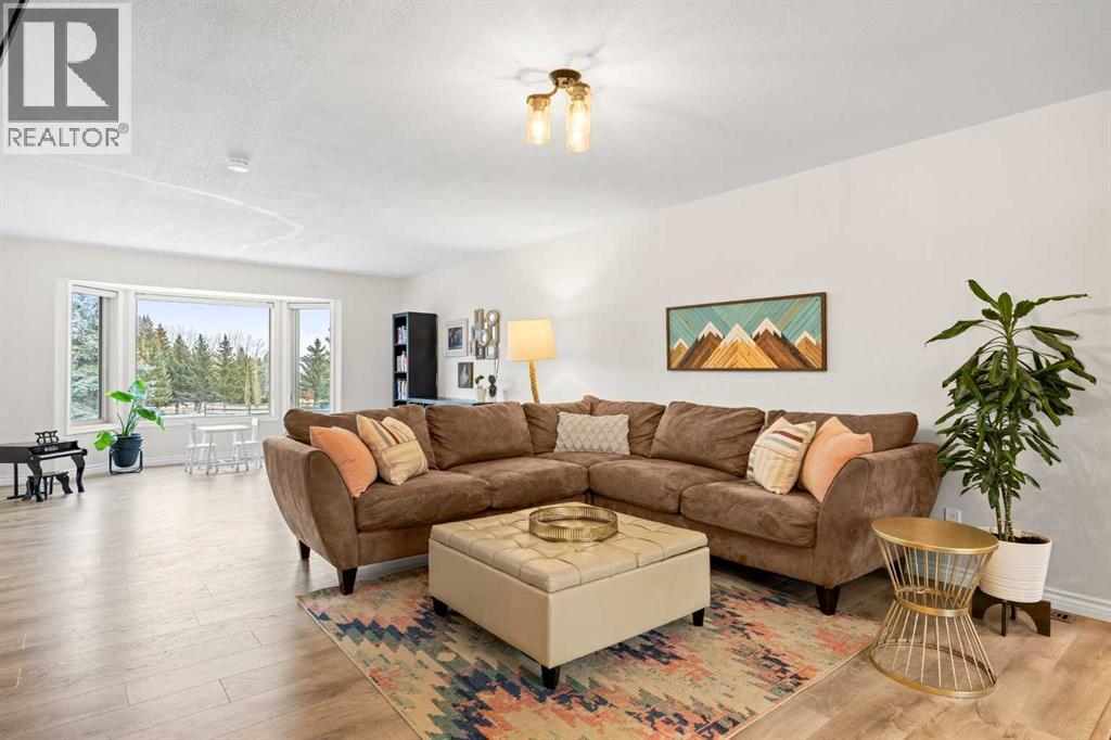 31 Elbow River Court, Rural Rocky View County, Alberta  T3Z 2T7 - Photo 5 - A2284180