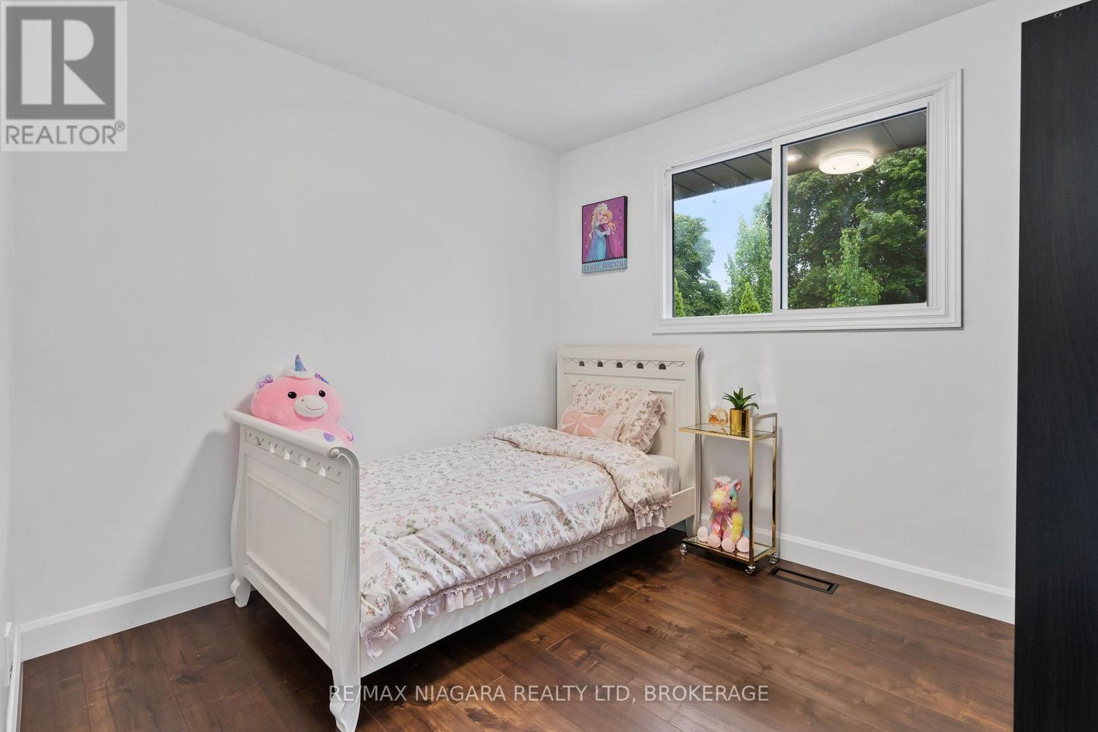 57 Woodrow Street, St. Catharines (Secord Woods), Ontario  L2P 2A4 - Photo 16 - X12773514