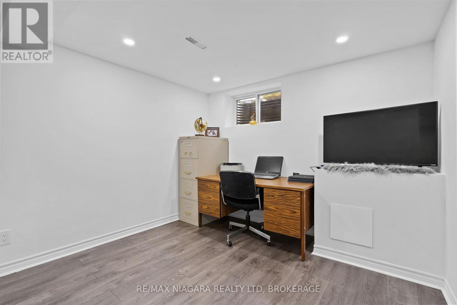 57 Woodrow Street, St. Catharines (Secord Woods), Ontario  L2P 2A4 - Photo 28 - X12773514