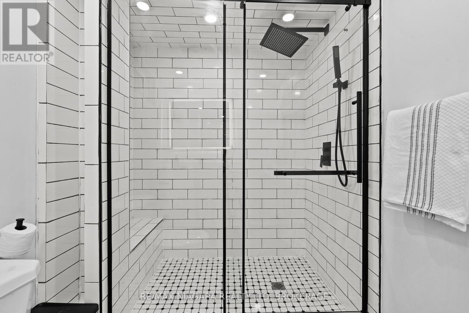 57 Woodrow Street, St. Catharines (Secord Woods), Ontario  L2P 2A4 - Photo 31 - X12773514