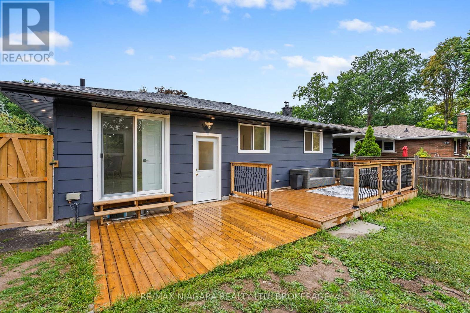 57 Woodrow Street, St. Catharines (Secord Woods), Ontario  L2P 2A4 - Photo 34 - X12773514