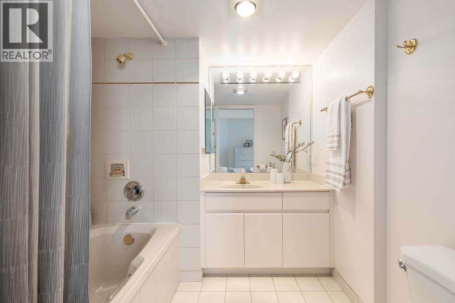 808 168 Chadwick Court, North Vancouver, British Columbia  V7M 3L4 - Photo 17 - R3088073