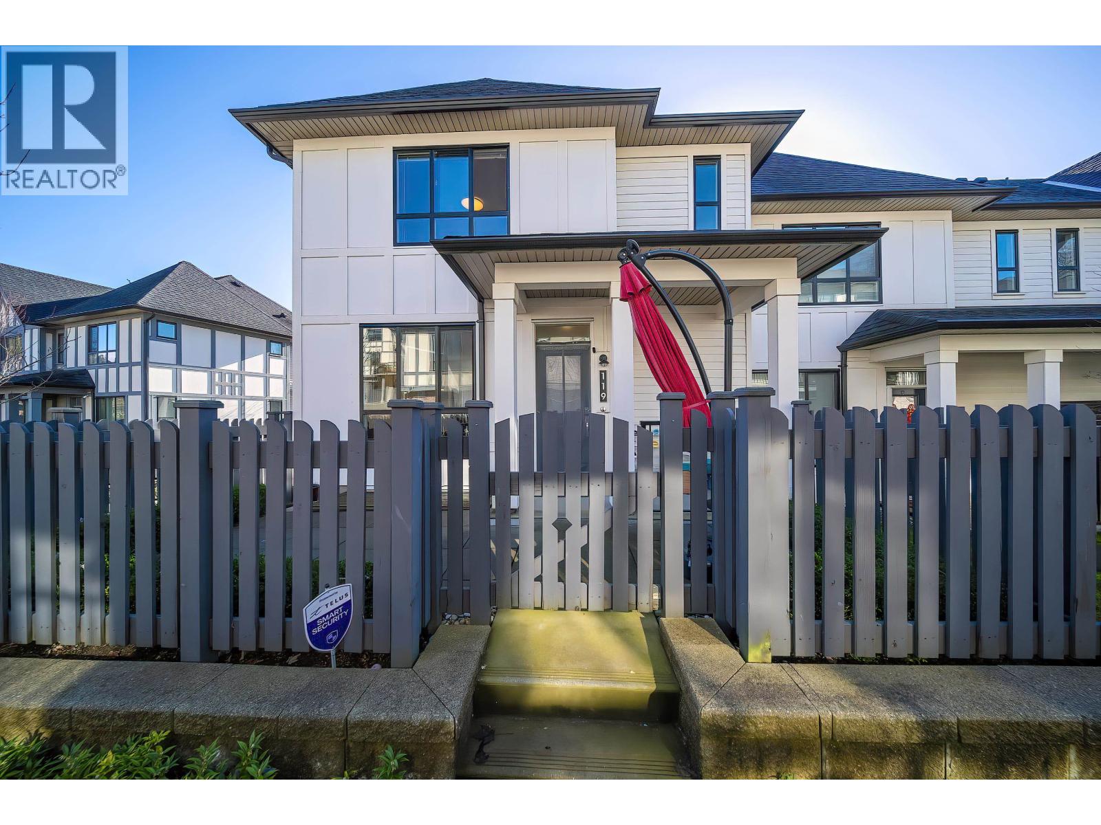 119 3500 Burke Village Promenade, Coquitlam, British Columbia  V3E 0N2 - Photo 2 - R3088081