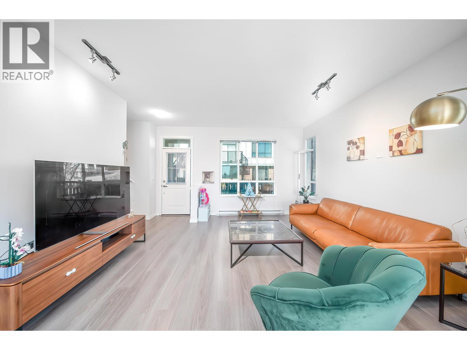 119 3500 Burke Village Promenade, Coquitlam, British Columbia  V3E 0N2 - Photo 3 - R3088081