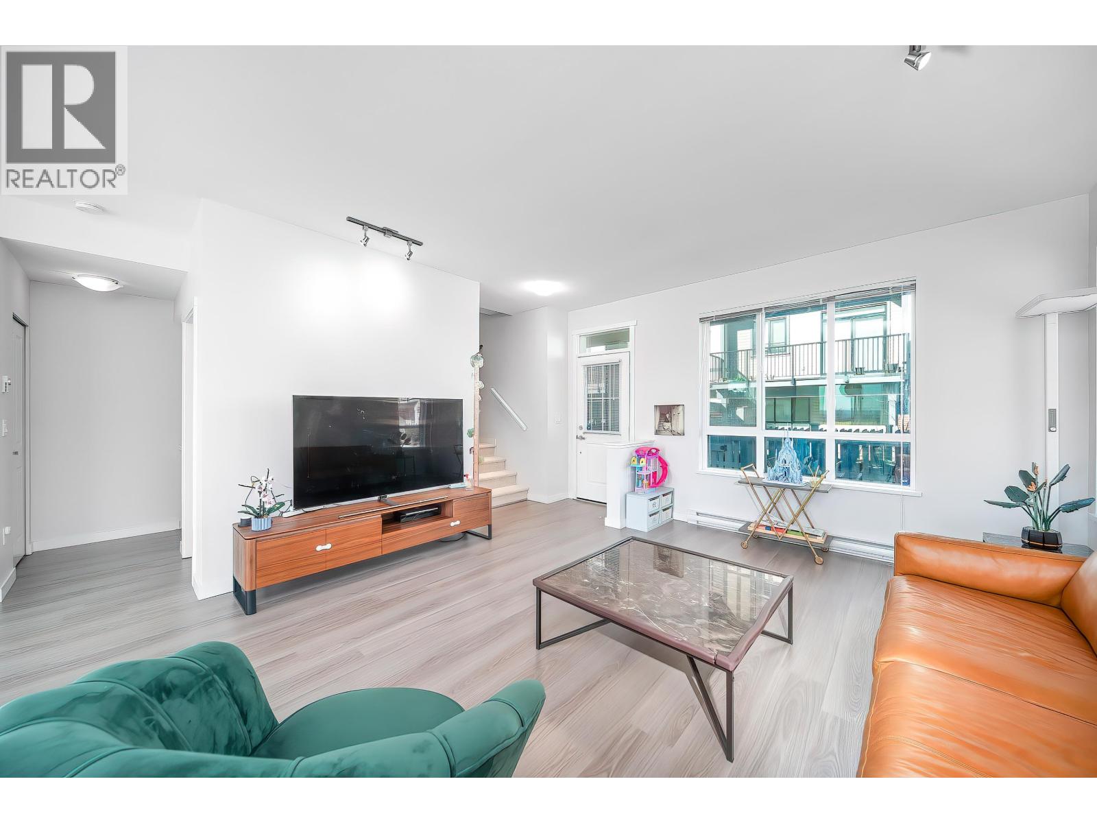 119 3500 Burke Village Promenade, Coquitlam, British Columbia  V3E 0N2 - Photo 6 - R3088081