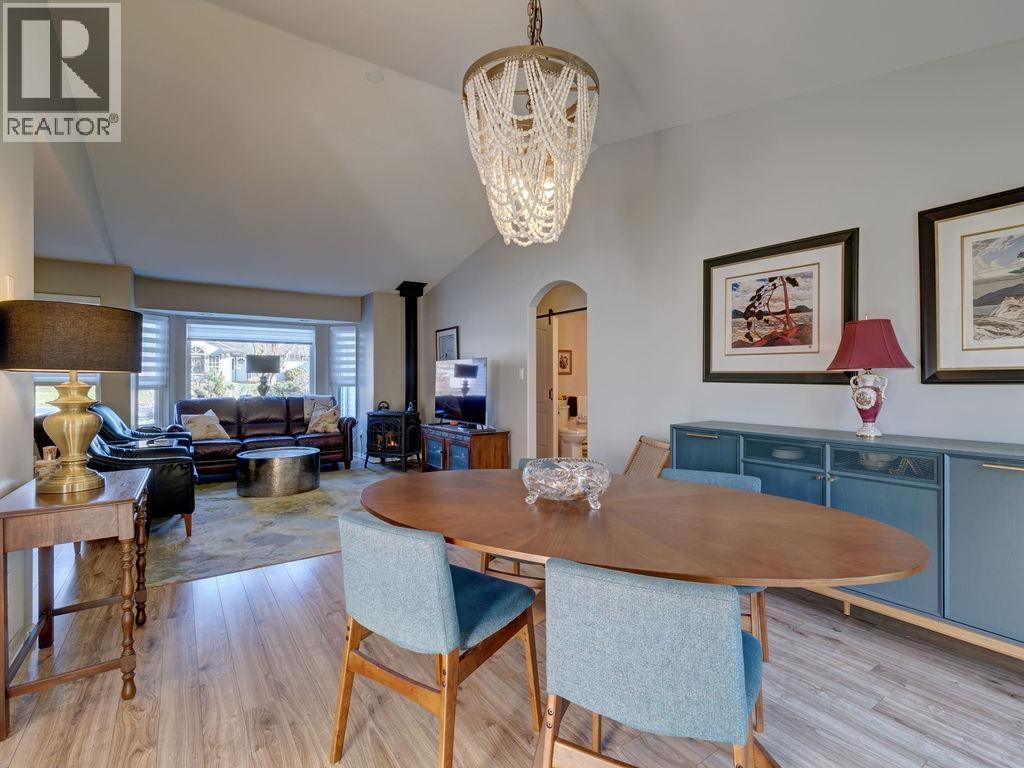 5643 Curtis Place, Sechelt, British Columbia  V7Z 0R9 - Photo 11 - R3088078