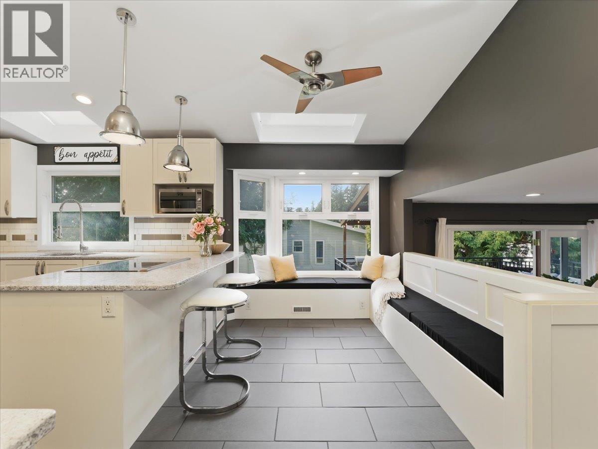 385 Hickey Drive, Coquitlam, British Columbia  V3K 5Z4 - Photo 6 - R3088082