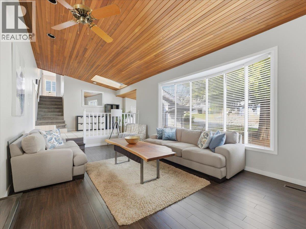 385 Hickey Drive, Coquitlam, British Columbia  V3K 5Z4 - Photo 8 - R3088082