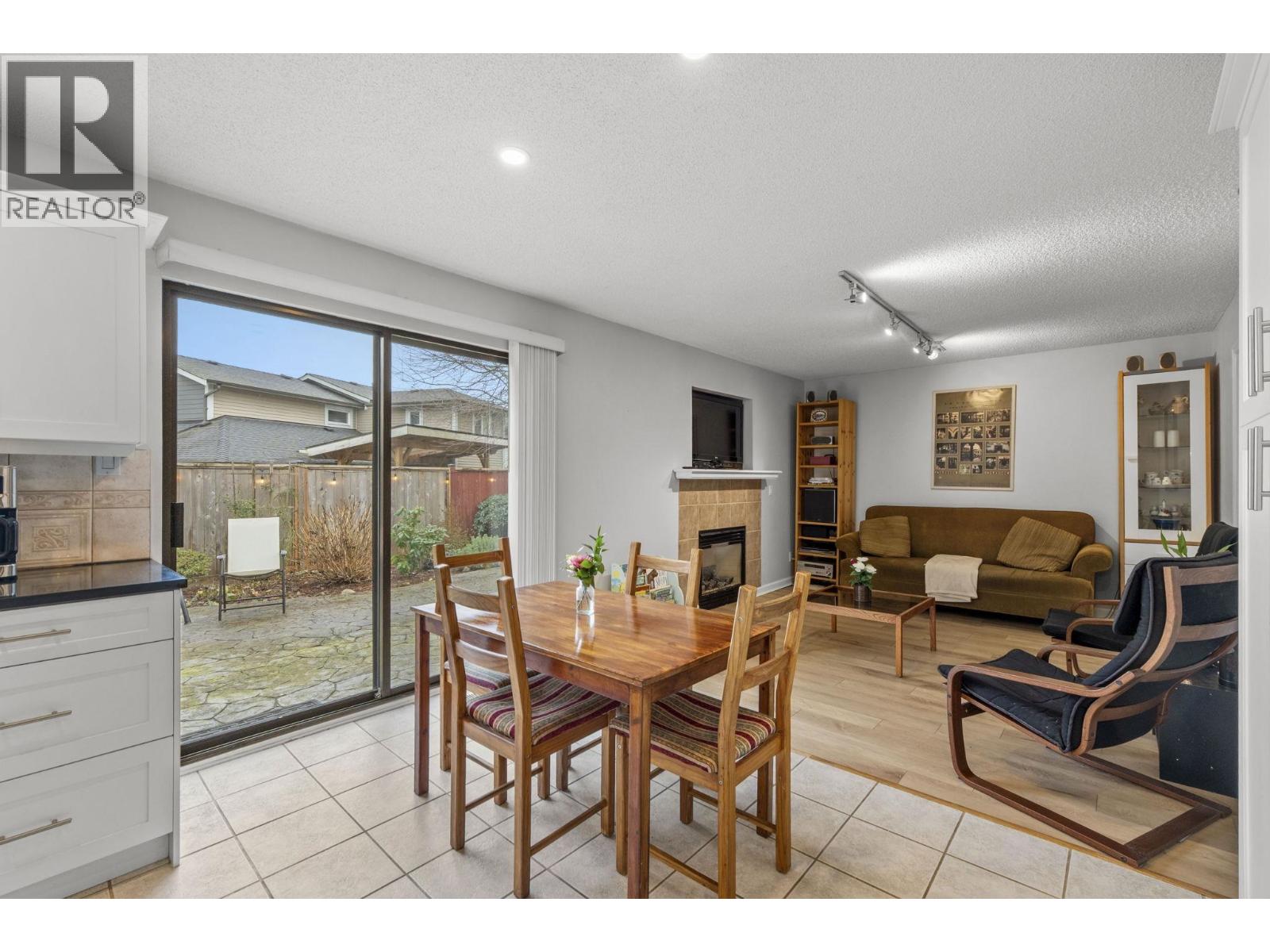 1241 Nestor Street, Coquitlam, British Columbia  V3E 1H4 - Photo 11 - R3088098