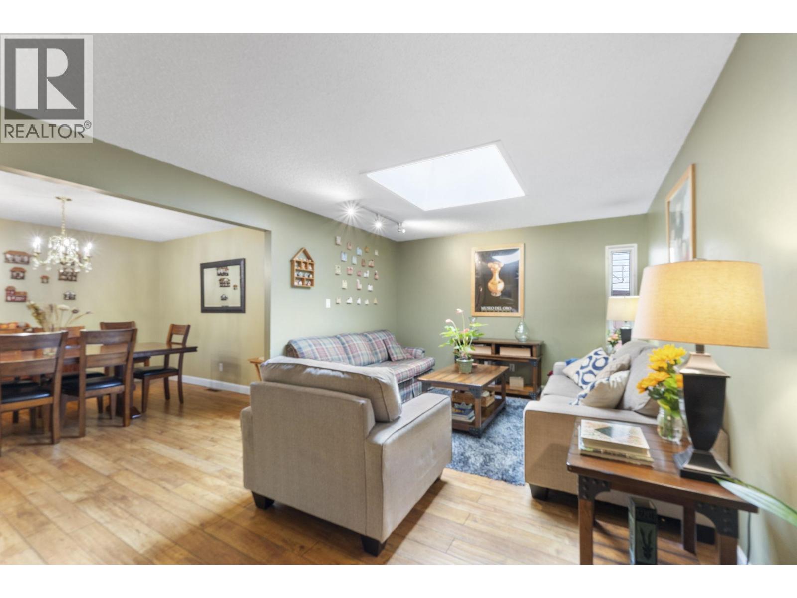 1241 Nestor Street, Coquitlam, British Columbia  V3E 1H4 - Photo 3 - R3088098