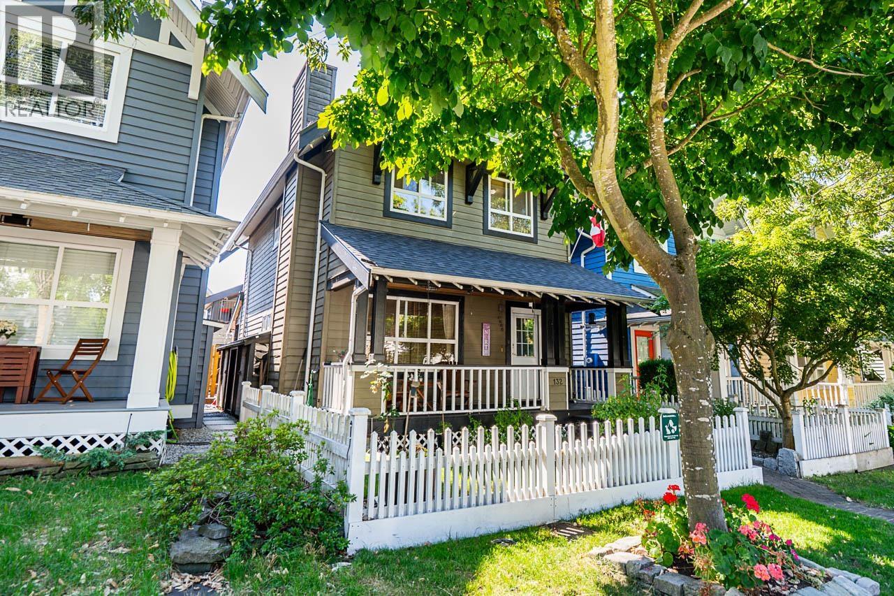 132 Star Crescent, New Westminster, British Columbia  V3M 6X5 - Photo 38 - R3088108