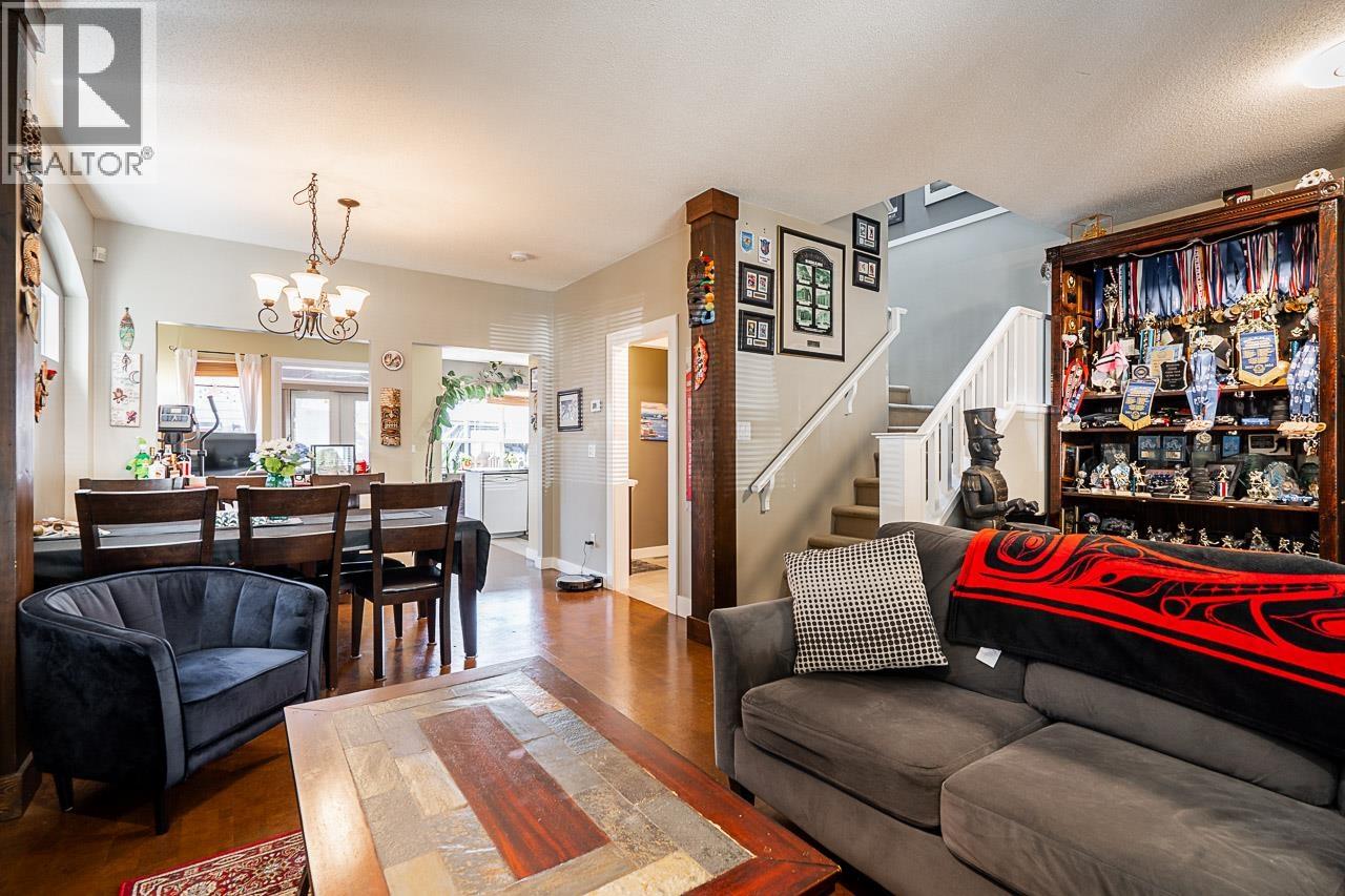 132 Star Crescent, New Westminster, British Columbia  V3M 6X5 - Photo 6 - R3088108