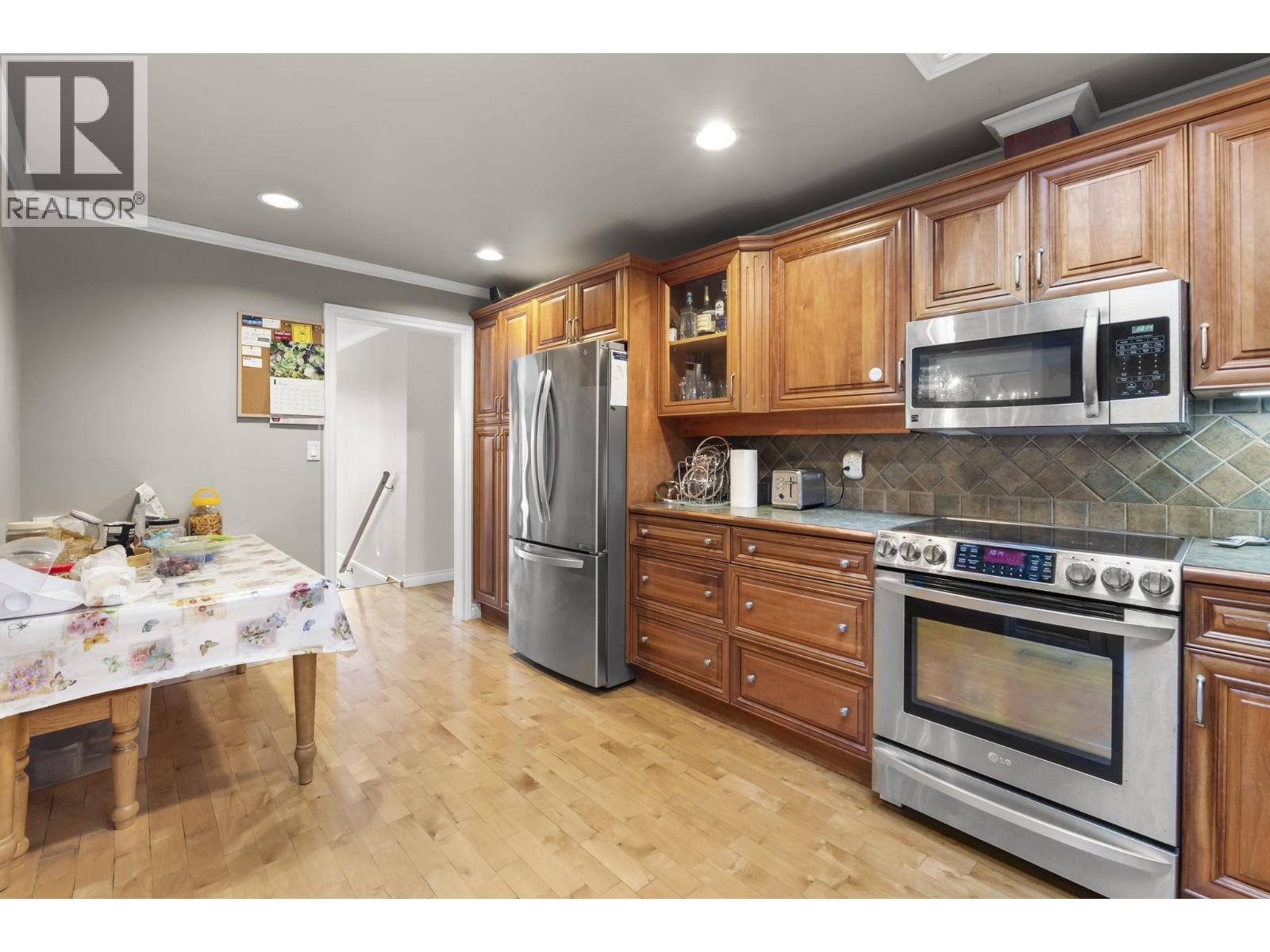 317 Gloucester Court, Coquitlam, British Columbia  V3K 5S6 - Photo 11 - R3088150