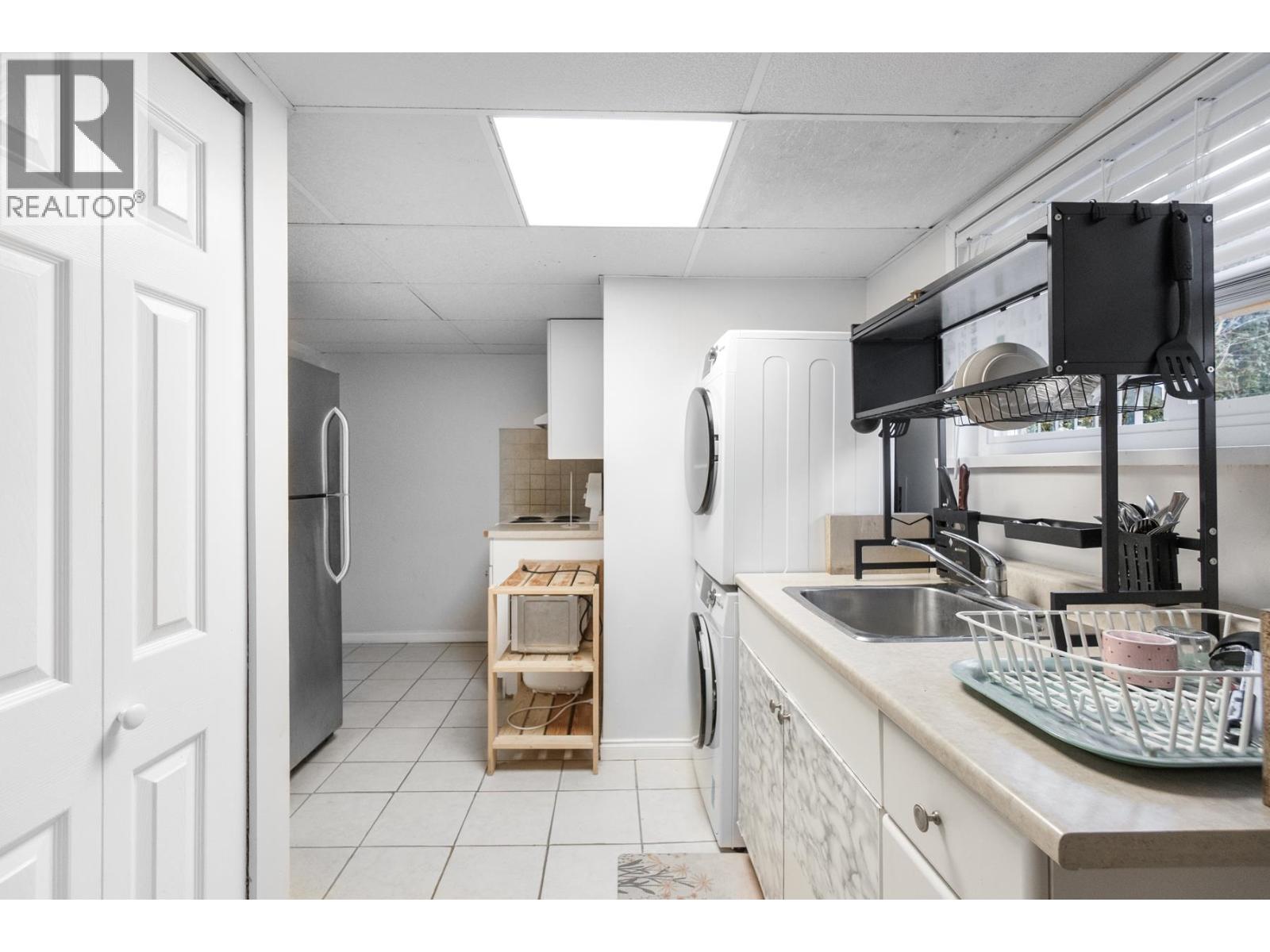 Ground Level 2528 Belloc Street, North Vancouver, British Columbia  V7H 1J1 - Photo 10 - R3088113