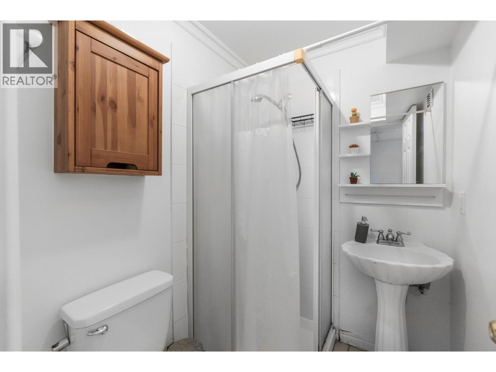 Ground Level 2528 Belloc Street, North Vancouver, British Columbia  V7H 1J1 - Photo 11 - R3088113