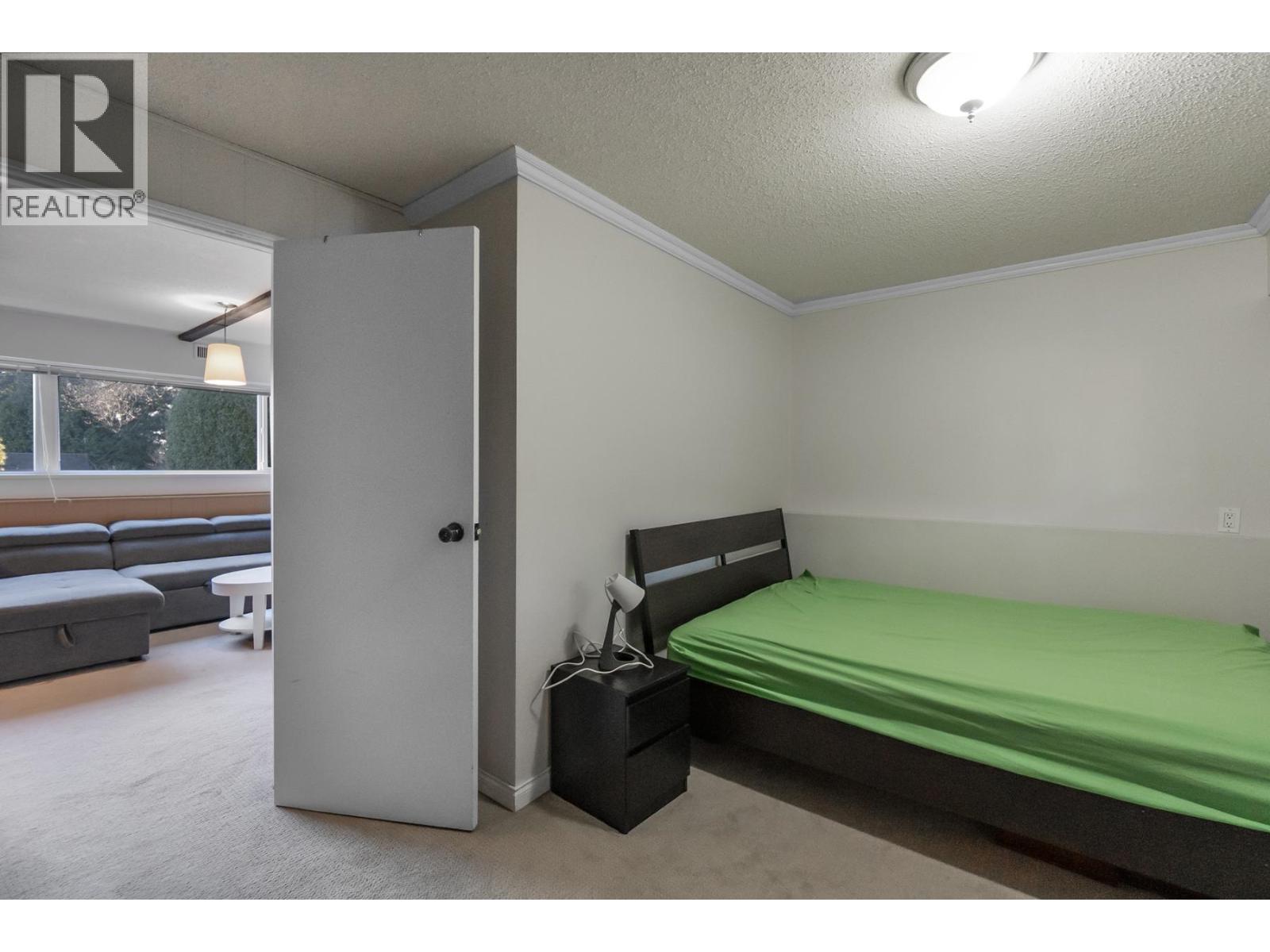 Ground Level 2528 Belloc Street, North Vancouver, British Columbia  V7H 1J1 - Photo 8 - R3088113