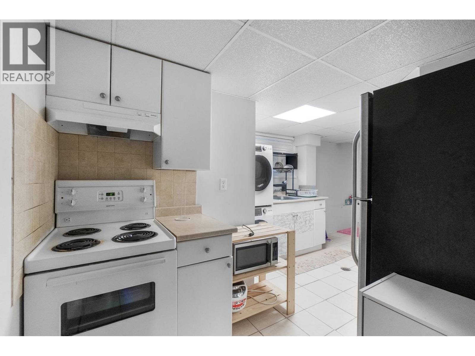 Ground Level 2528 Belloc Street, North Vancouver, British Columbia  V7H 1J1 - Photo 9 - R3088113