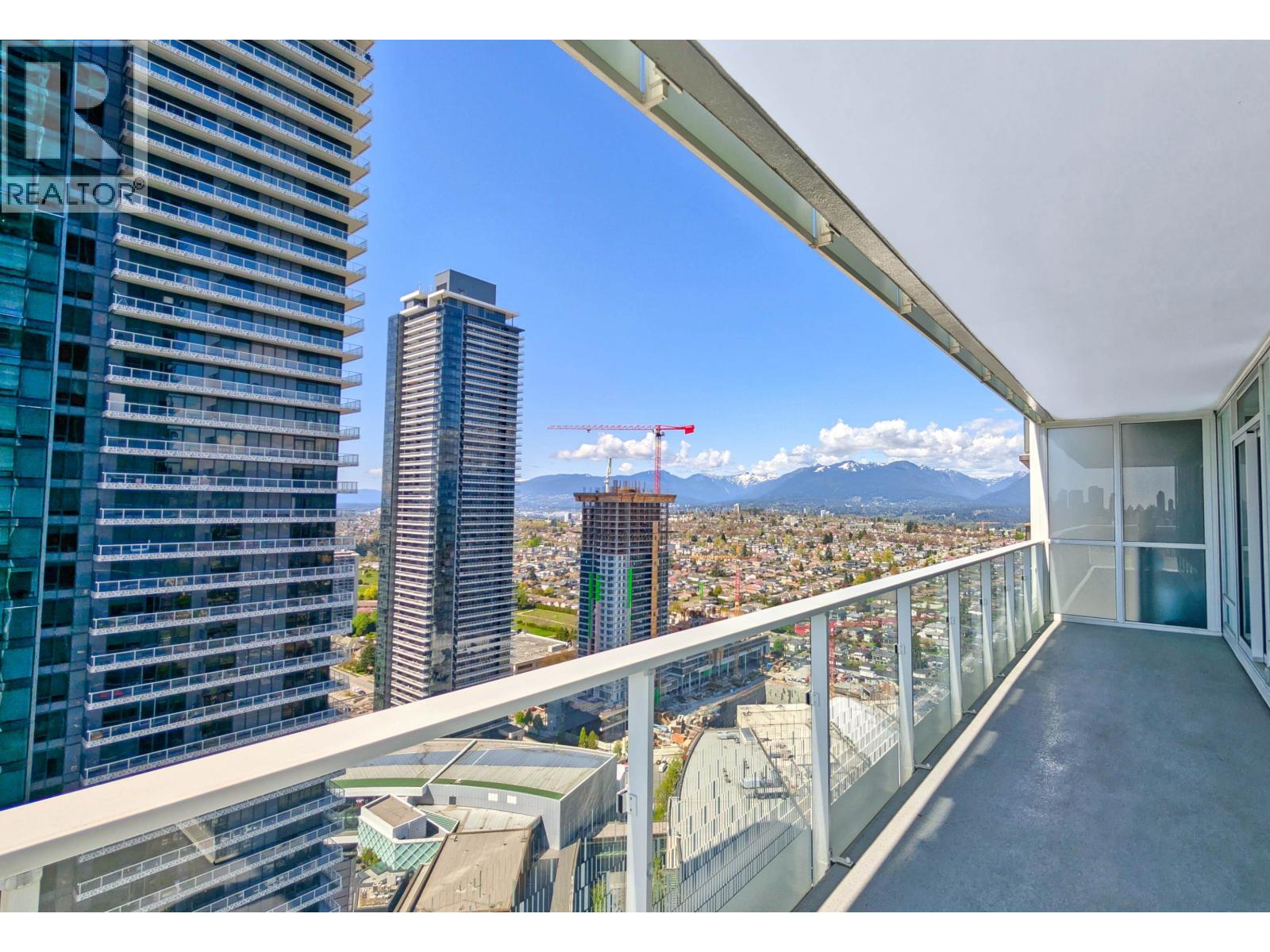 Listing Picture 4 of 25 : 3205 4650 BRENTWOOD BOULEVARD, Burnaby / 本拿比 - 魯藝地產 Yvonne Lu Group - MLS Medallion Club Member