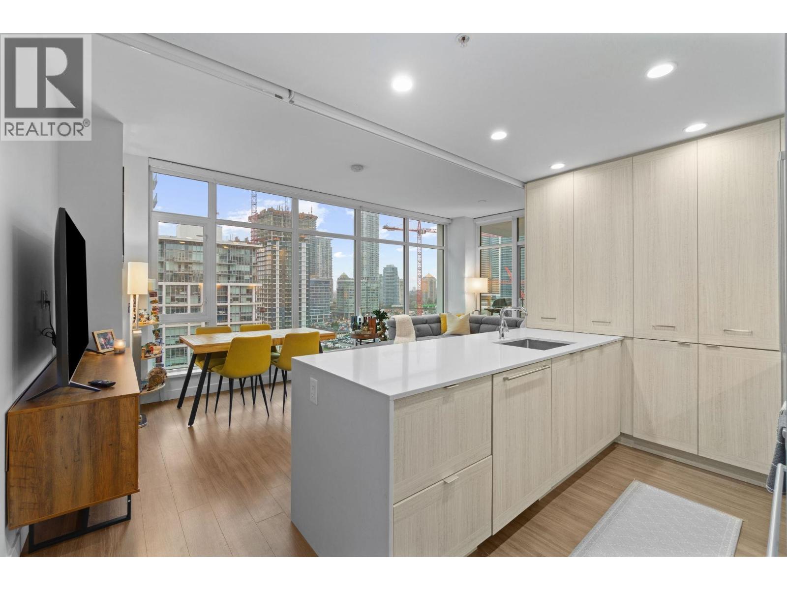 2106 2351 Beta Avenue, Burnaby, British Columbia  V5C 0M2 - Photo 3 - R3088135