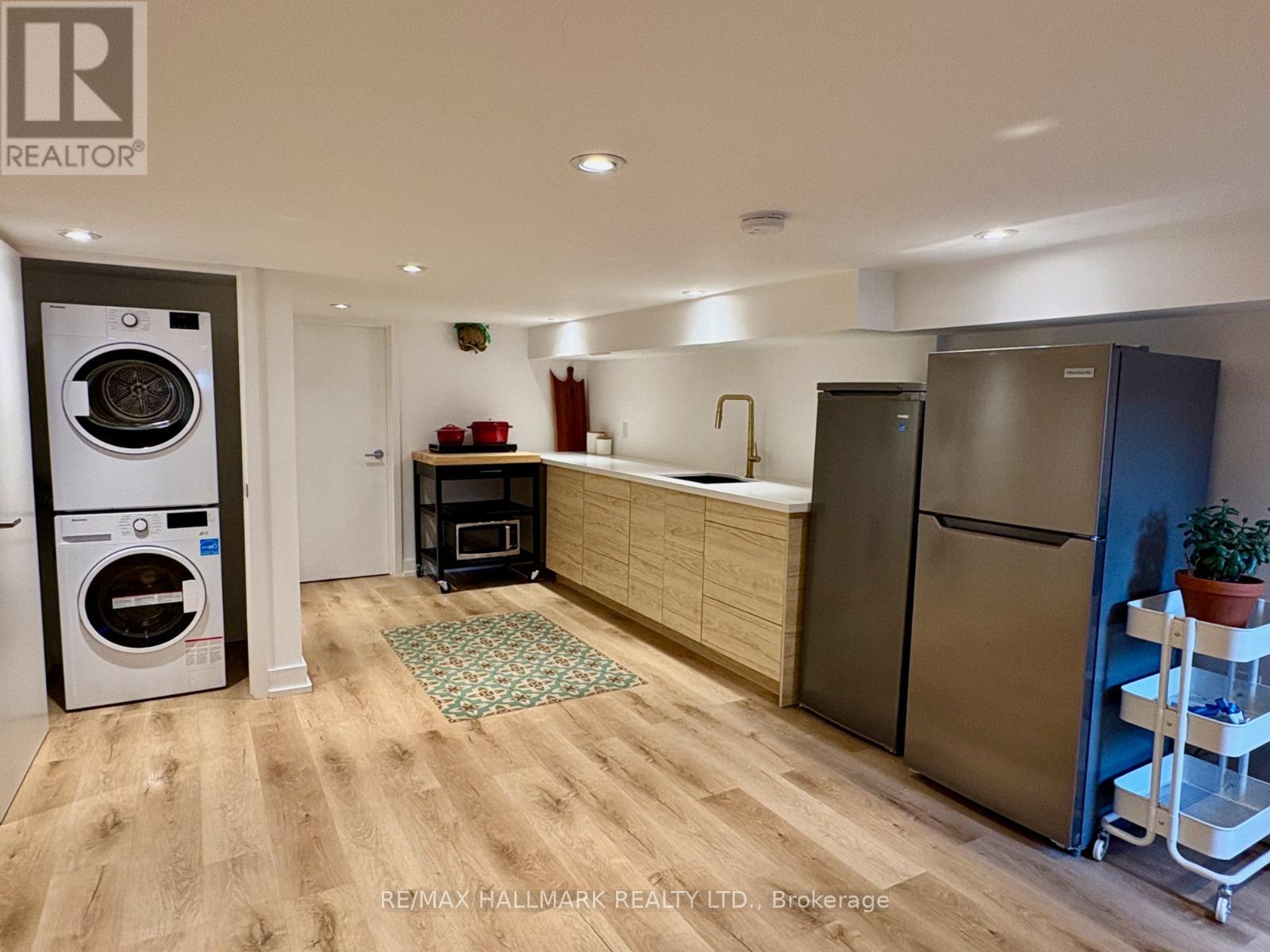 LOWER - 62 PALMERSTON AVENUE, Toronto, Ontario