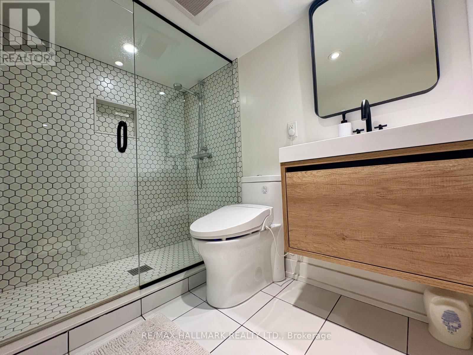 Lower - 62 Palmerston Avenue, Toronto, Ontario  M6J 2J1 - Photo 12 - C12773512