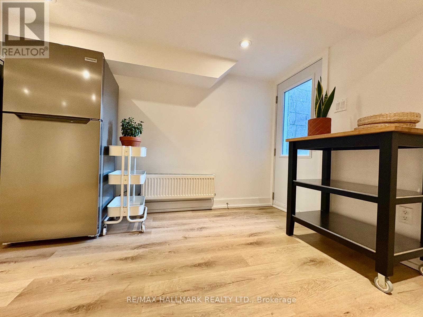 Lower - 62 Palmerston Avenue, Toronto, Ontario  M6J 2J1 - Photo 5 - C12773512