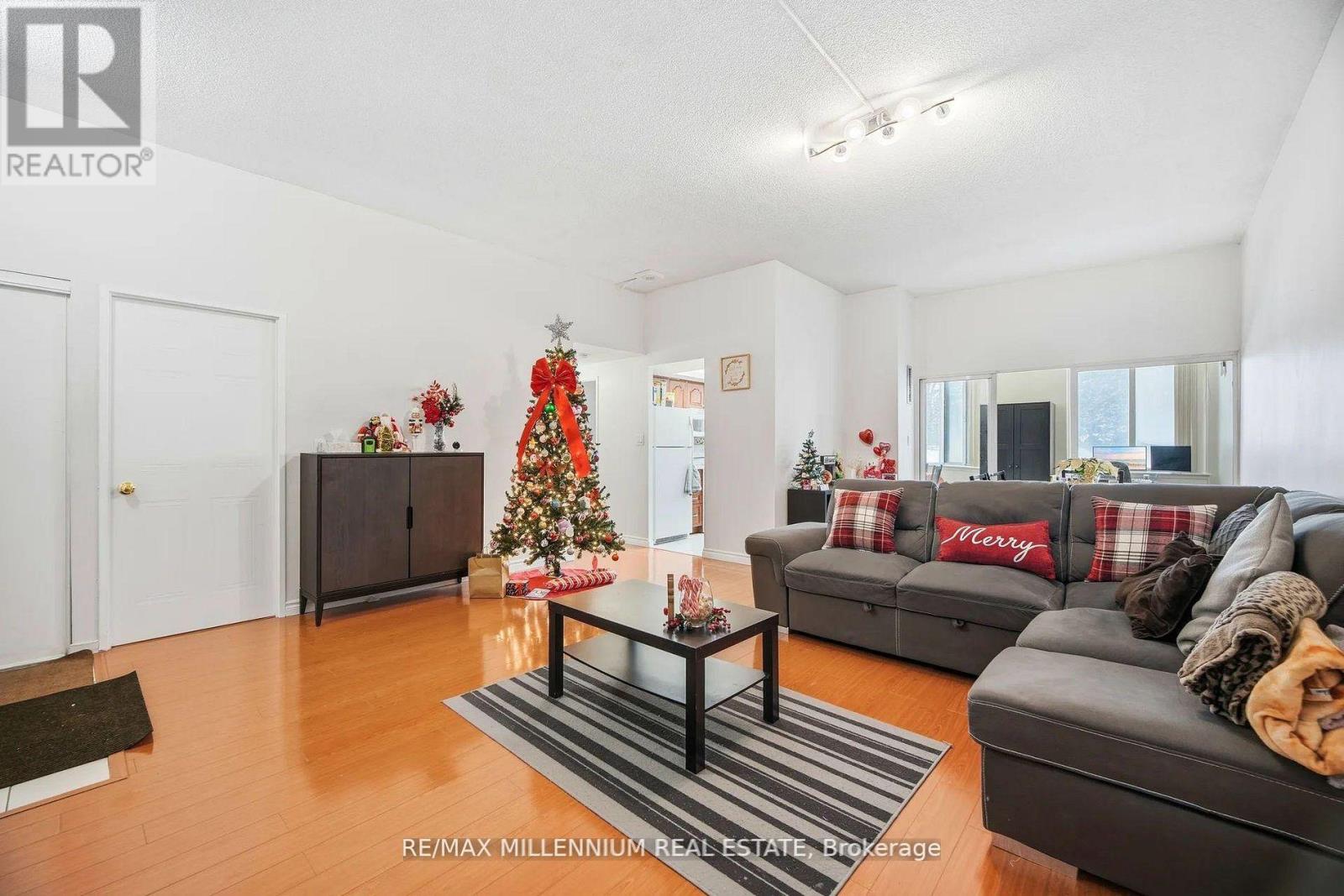 109 - 80 Alton Towers Circle, Toronto, Ontario  M1V 5E8 - Photo 10 - E12763970