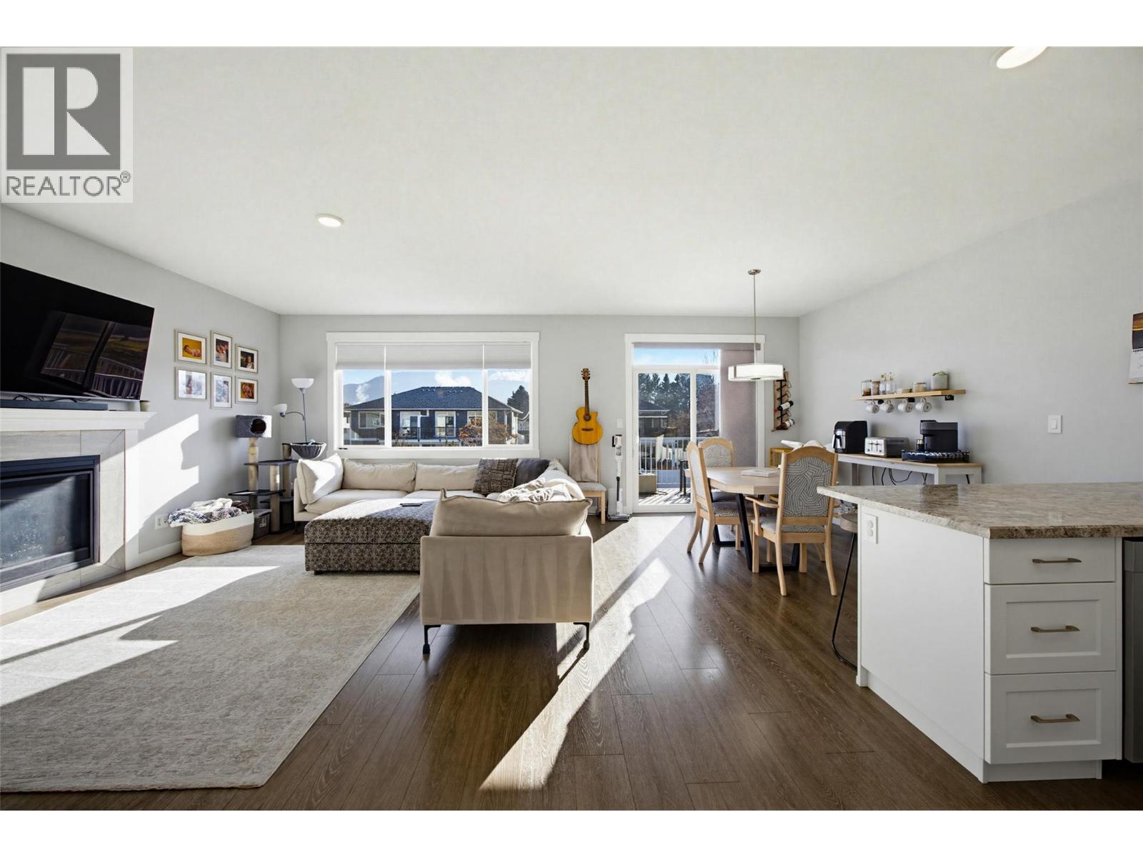 2379 Parkcrest Avenue, Kamloops, British Columbia  V2B 4Y2 - Photo 4 - 10375353