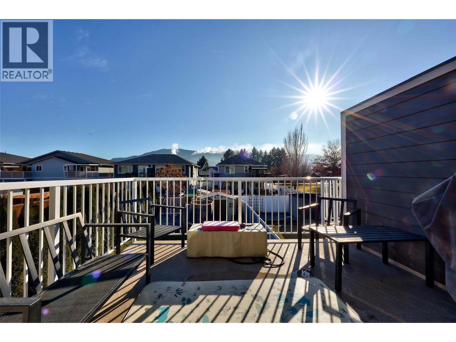 2379 Parkcrest Avenue, Kamloops, British Columbia  V2B 4Y2 - Photo 8 - 10375353