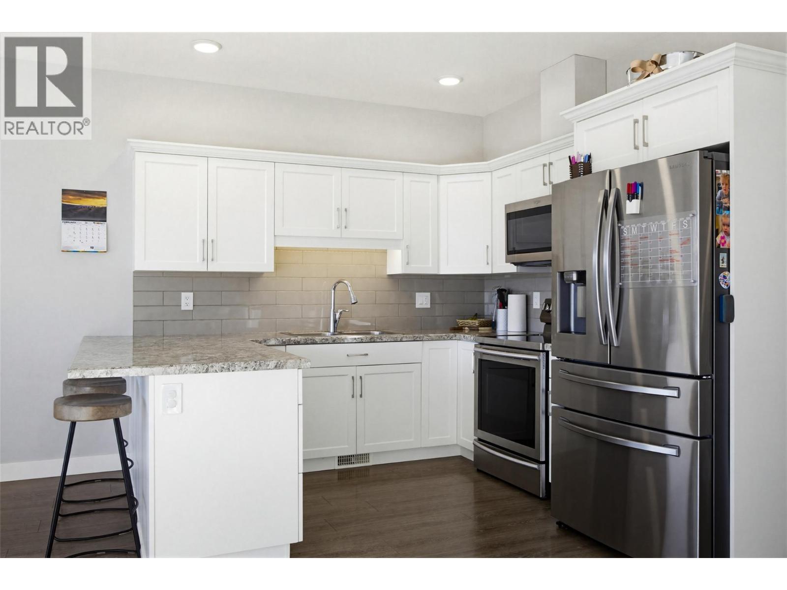 2379 Parkcrest Avenue, Kamloops, British Columbia  V2B 4Y2 - Photo 6 - 10375353