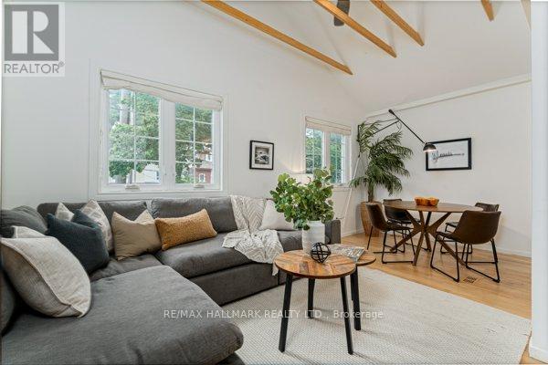 Upper - 736 Woodbine Avenue, Toronto, Ontario  M4E 2J1 - Photo 1 - E12773572