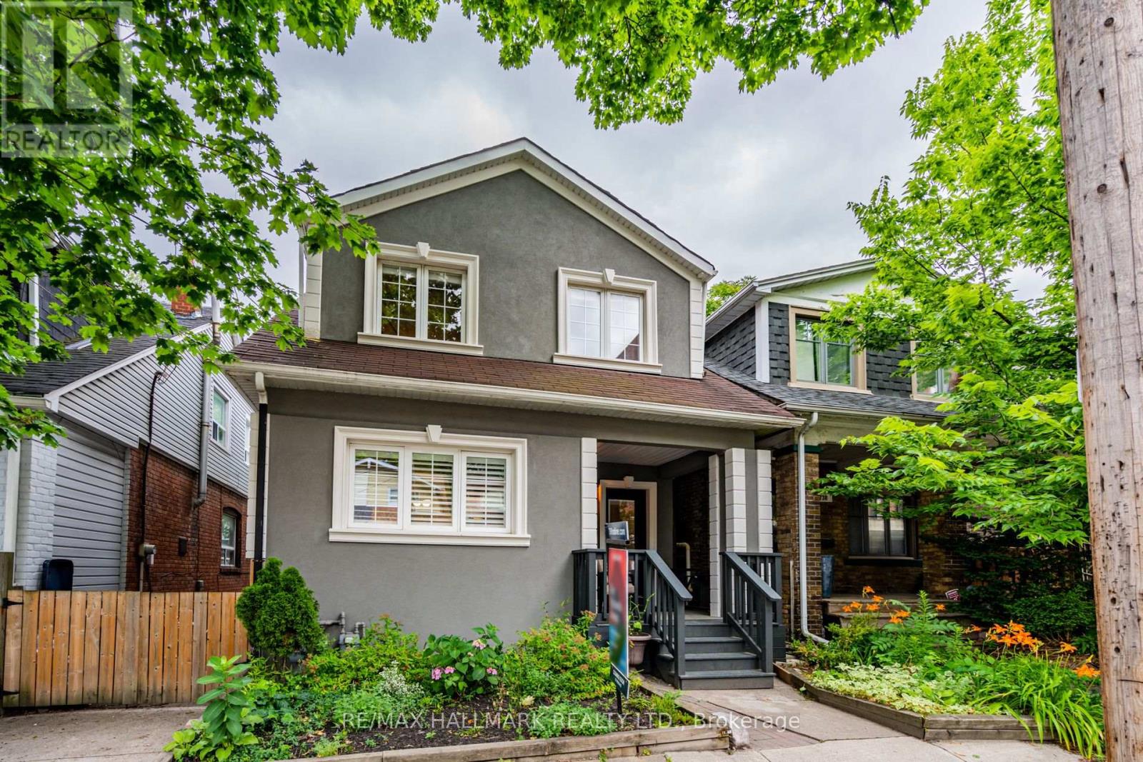 Upper - 736 Woodbine Avenue, Toronto, Ontario  M4E 2J1 - Photo 15 - E12773572