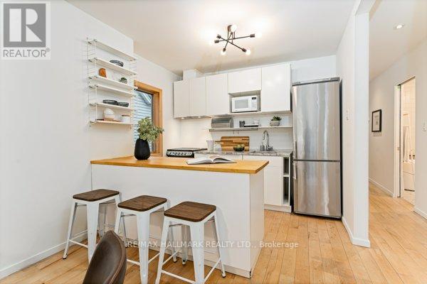 Upper - 736 Woodbine Avenue, Toronto, Ontario  M4E 2J1 - Photo 6 - E12773572