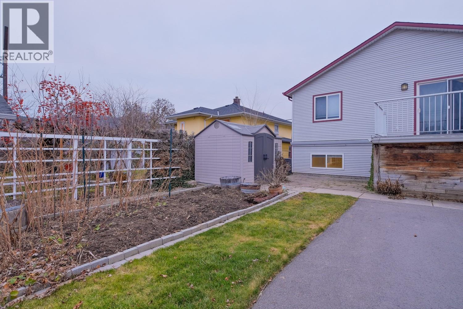 1260 Ethel Street Kelowna Photo 5