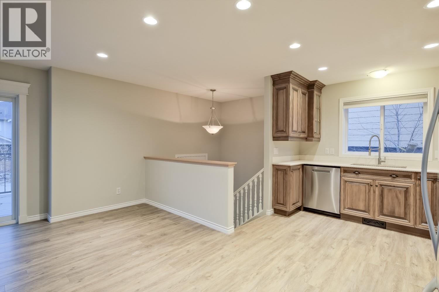 1260 Ethel Street Kelowna Photo 11