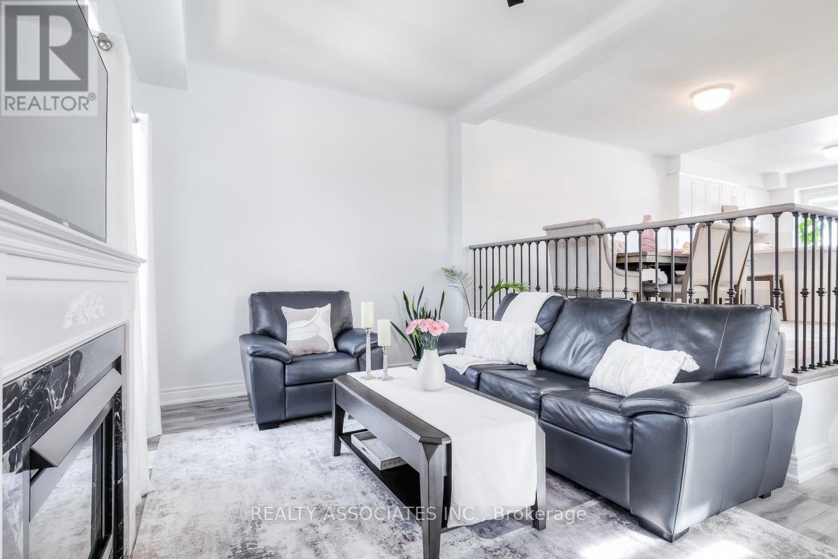 40 Sandlewood Court, Aurora, Ontario  L4G 7M9 - Photo 10 - N12773562