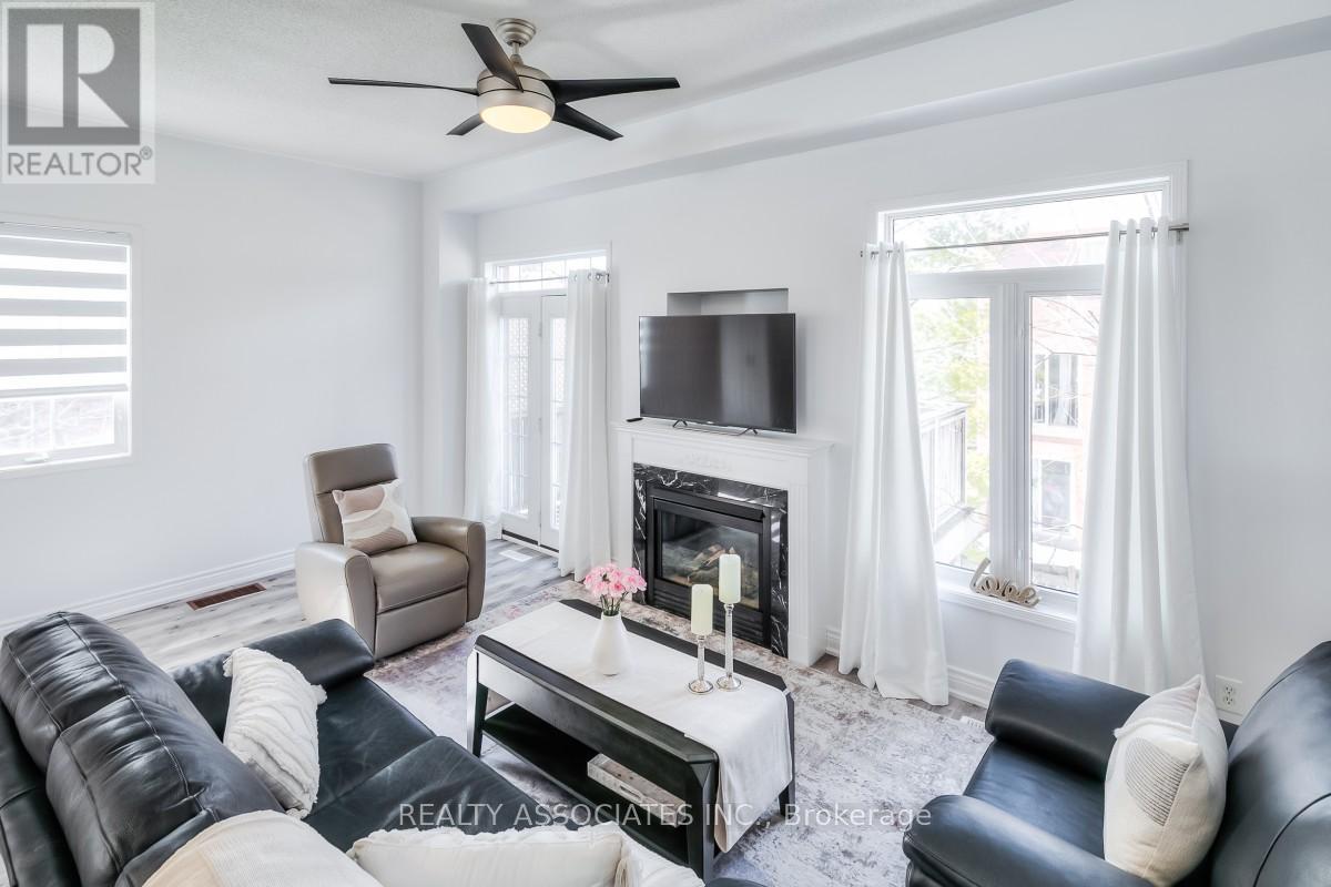 40 Sandlewood Court, Aurora, Ontario  L4G 7M9 - Photo 13 - N12773562