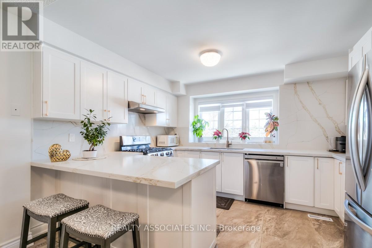 40 Sandlewood Court, Aurora, Ontario  L4G 7M9 - Photo 17 - N12773562