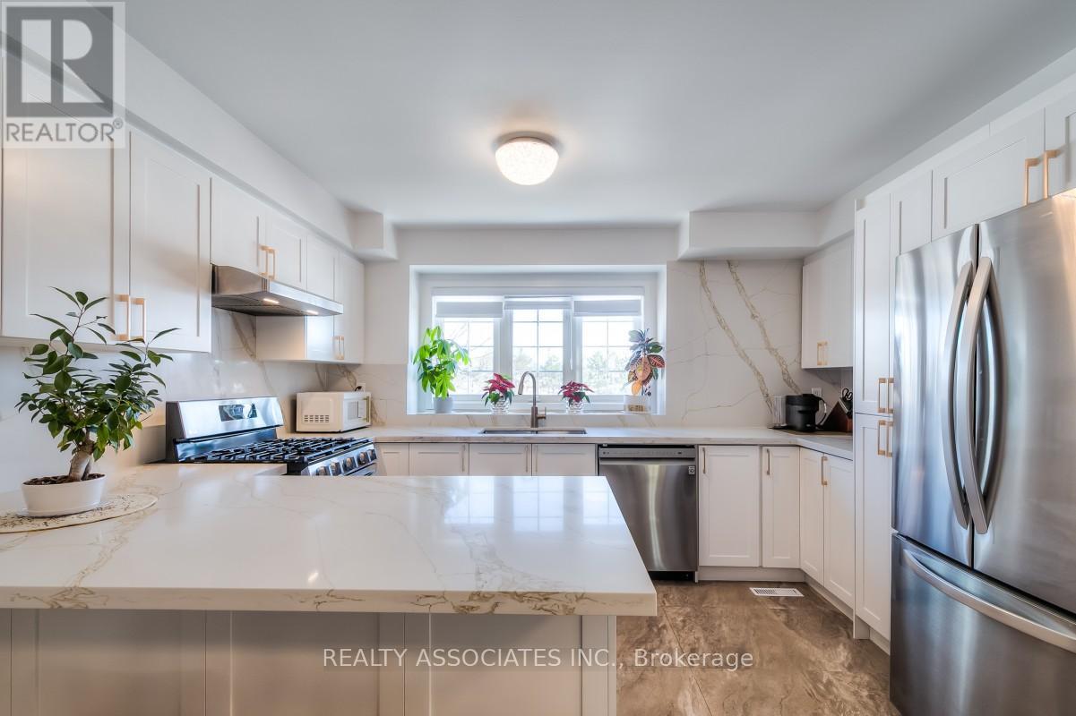 40 Sandlewood Court, Aurora, Ontario  L4G 7M9 - Photo 18 - N12773562