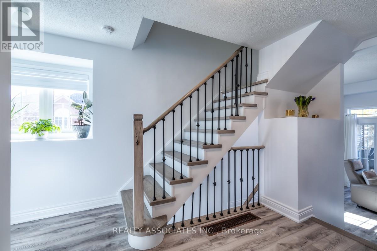 40 Sandlewood Court, Aurora, Ontario  L4G 7M9 - Photo 22 - N12773562