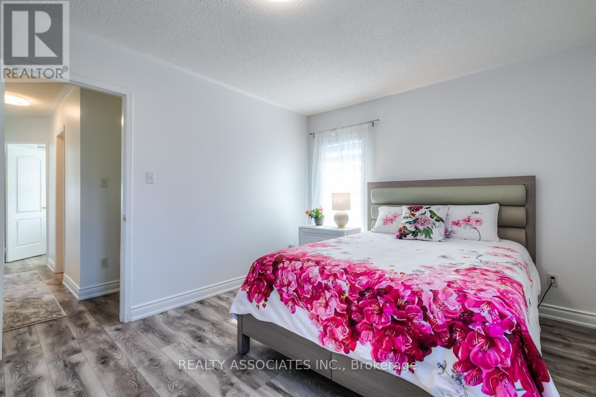 40 Sandlewood Court, Aurora, Ontario  L4G 7M9 - Photo 25 - N12773562