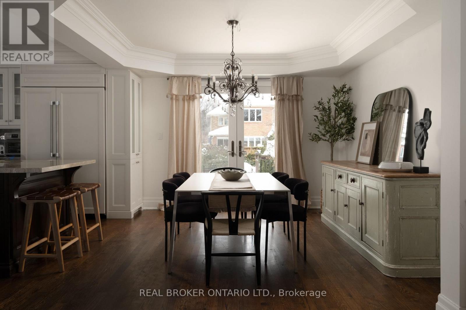 37 Wilgar Road, Toronto, Ontario  M8X 1J6 - Photo 11 - W12773116