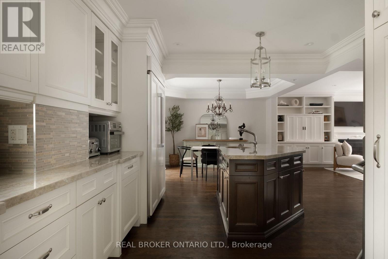 37 Wilgar Road, Toronto, Ontario  M8X 1J6 - Photo 17 - W12773116