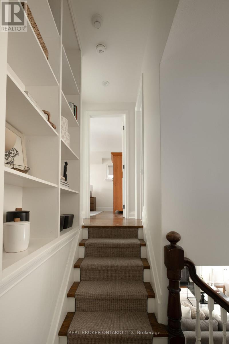 37 Wilgar Road, Toronto, Ontario  M8X 1J6 - Photo 20 - W12773116